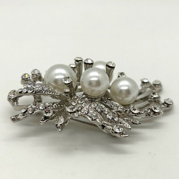 Faux Pearl & Rhinestone Brooch Silver-tone Floral Pin Glam Elegant - Picture 4 of 15